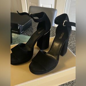 Black Michael kors shoes !! Used !!